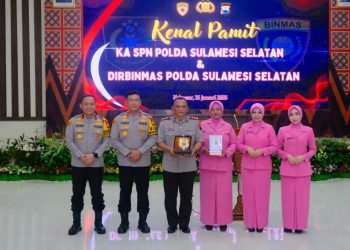 Kapolda Sulsel Pimpin Upacara Pelantikan Dirbinmas dan Serah Terima Jabatan Ka SPN
