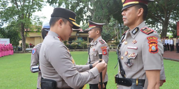 Pimpin Sertijab dan Kenaikan Pangkat, Kapolres Luwu: Momentum Untuk Memulai Kinerja Yang Lebih Baik