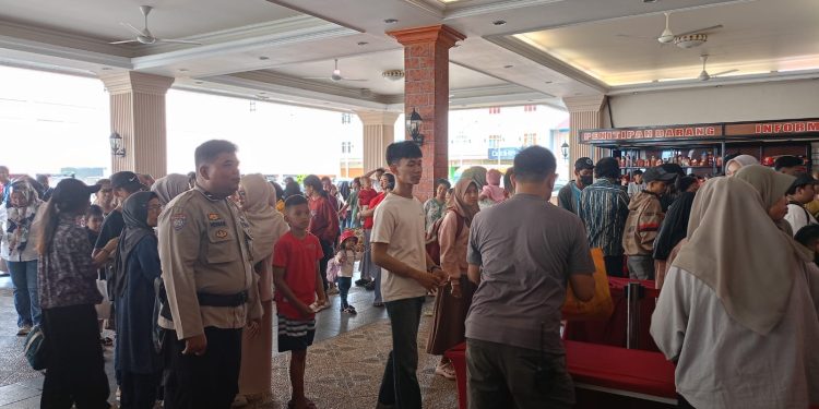 Antisipasi Gangguan Kamtibmas, Personel Polres Maros Pengamanan di Tempat Wisata