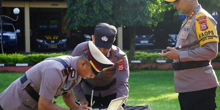 Kapolres Maros Pimpin Serah Terima Jabatan Kapolsek Tanralili