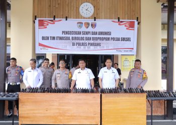 Tim Gabungan Polda Sulsel Lakukan Pemeriksaan Administrasi dan Senjata Api di Polres Pinrang