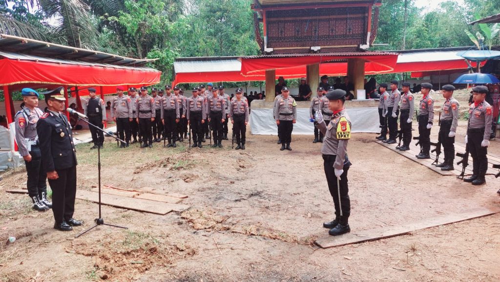 Polres Tator Beri Penghormatan Terakhir Kepada Anggota Polri Yang Telah Meninggal