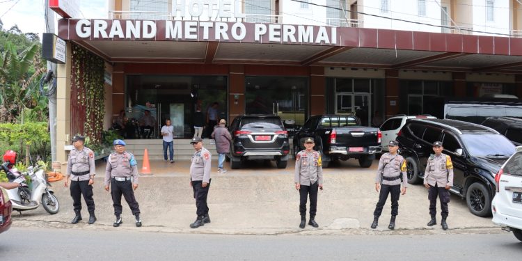 75 Personel Polres Tana Toraja Berhasil Amankan Penetapan Bupati dan Wabup Hingga Berlangsung Aman dan Tertib