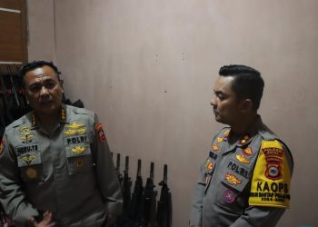 Tim Pengawasan Itwasum Polri Melakukan Pengecekan Senjata Api di Polres Maros
