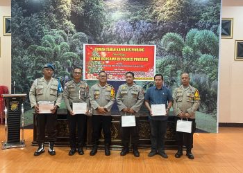 Kapolres Pinrang Gelar Acara Ramah Tamah Dalam Rangka Perayaan Natal Bagi Personel yang Beragama Nasrani