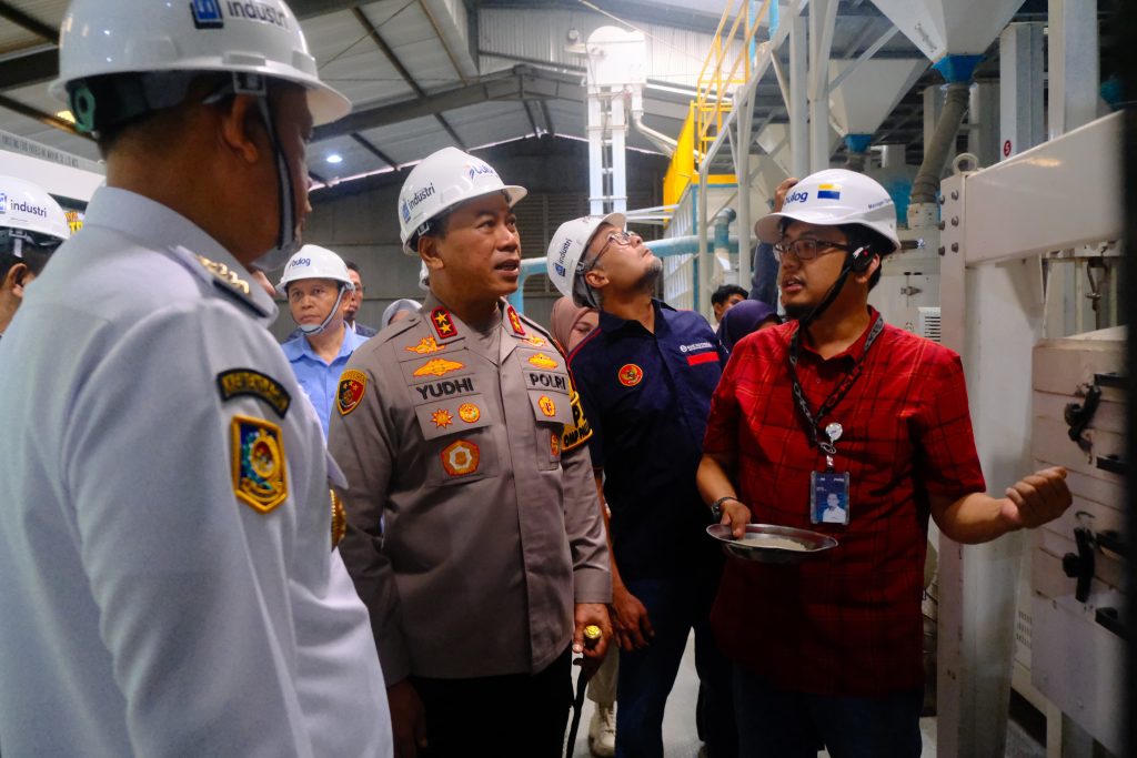 Kapolda Sulsel dan Pj Gubernur Turun Langsung Pantau Stok Pangan di Bulog