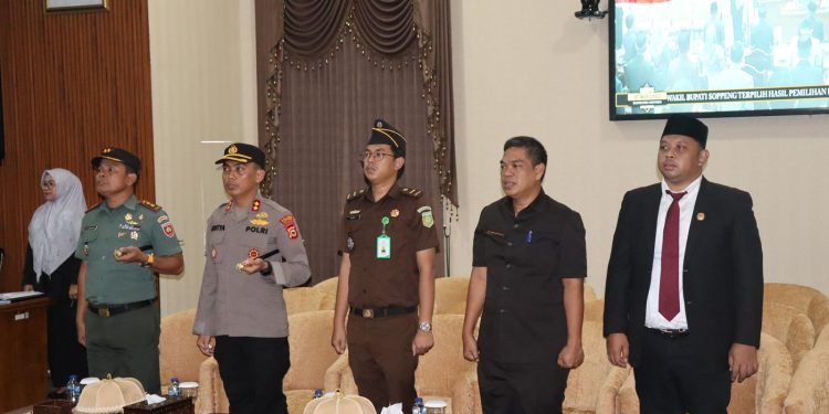 Kapolres Soppeng Hadiri Rapat Paripurna Pengumuman Penetapan dan Pemberhentian Bupati