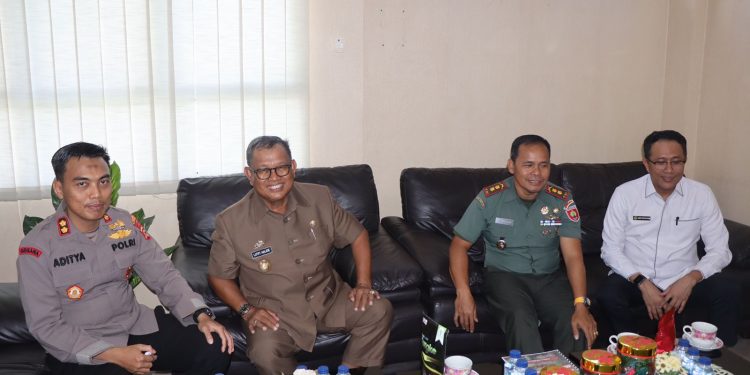 Sebagai Pejabat Baru, Kapolres Soppeng Melakukan Silaturahmi Dengan Kajari