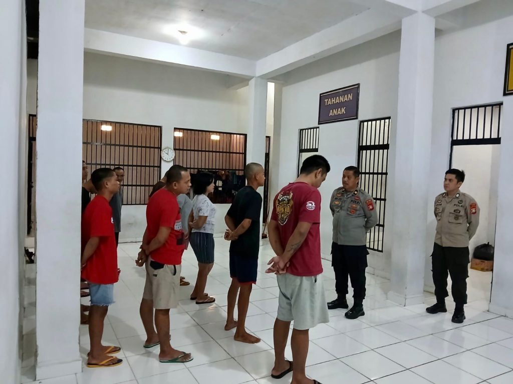 Sat Tahti Polres Tana Toraja Berikan Edukasi dan Pembinaan kepada Para Tahanan