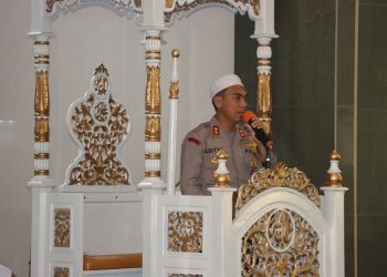 Kapolres Soppeng Laksanakan Safari Jumat di Masjid Darul Muttaqin Cabbenge