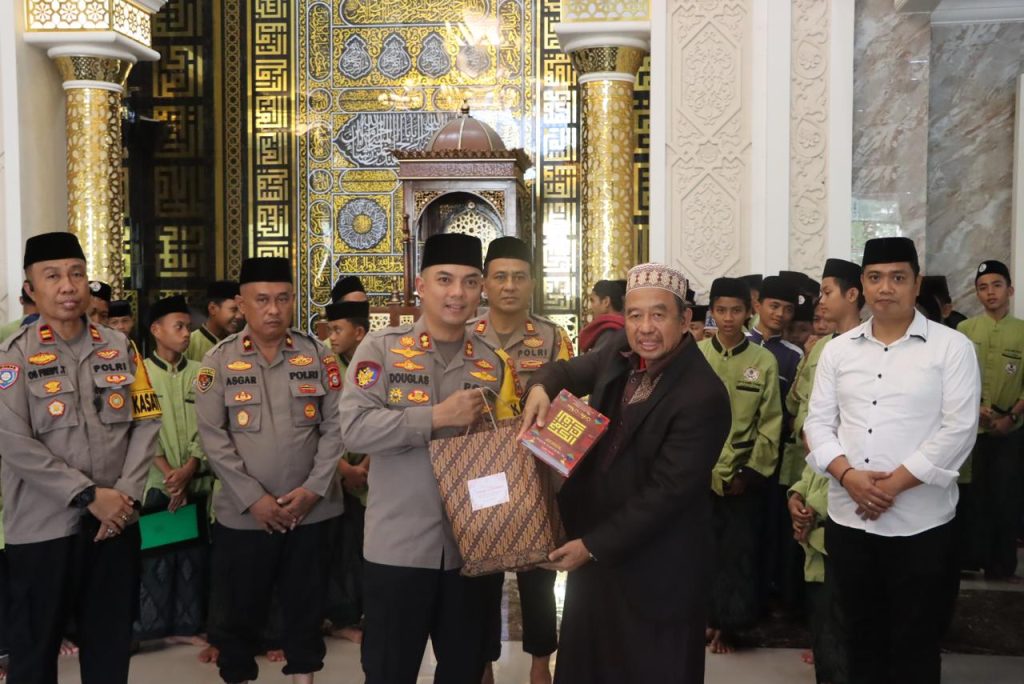 Kapolres Maros Melakukan Silaturahmi ke Pondok Pesantren Tahfidz Al-Qur'an Ilmul Yaqin