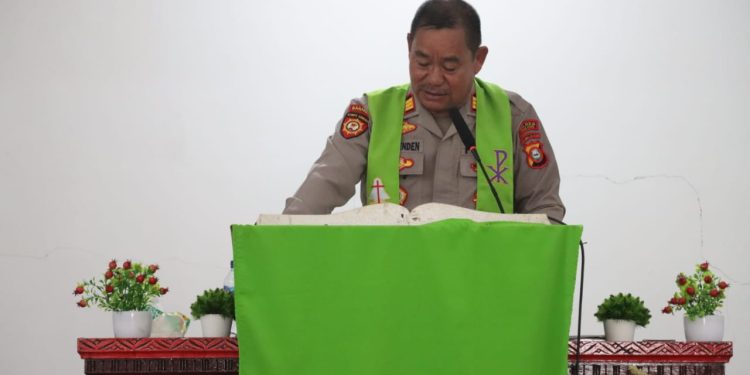 Melalui Minggu Kasih, Kasat Samapta Polres Torut Ajak  Jemaat Tandung Dukung Ketahanan Pangan