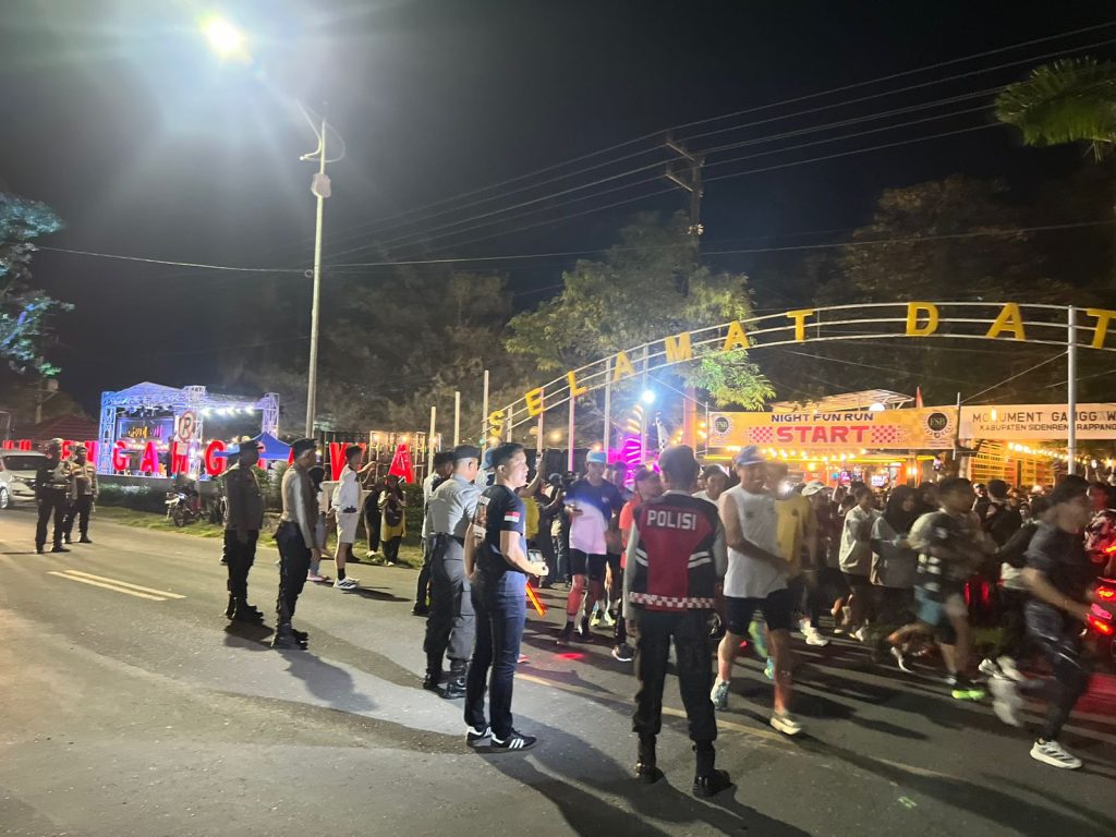 Sukseskan Night Fun Run, Kapolres Sidrap Kerahkan Personel untuk Pengamanan