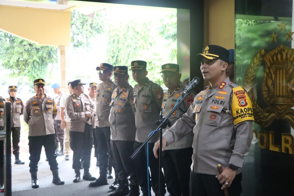 Jamin Pelayanan Terbaik, Kapolres Maros Cek Kesigapan Personel Pasca Libur Panjang