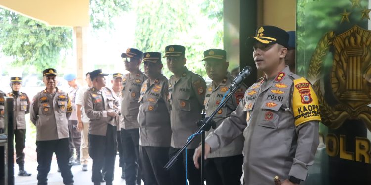 Jamin Pelayanan Terbaik, Kapolres Maros Cek Kesigapan Personel Pasca Libur Panjang