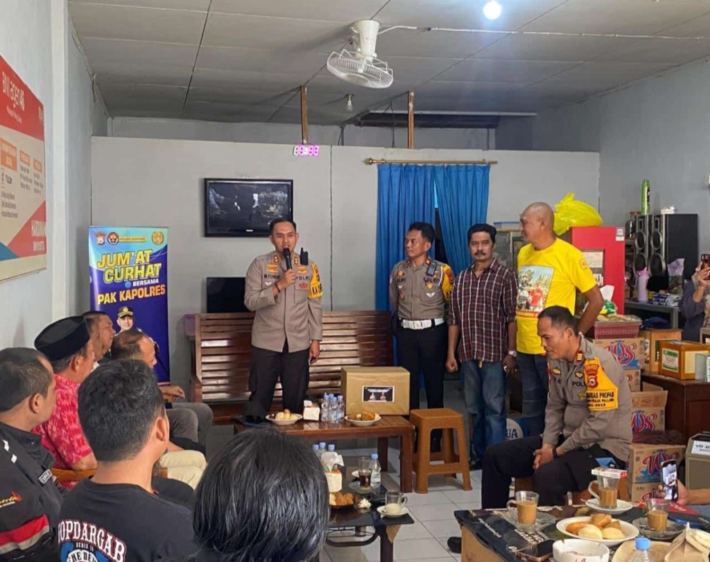 Melalui Jumat Curhat, Kapolres soppeng Dengar Langsung Curhatan Masyarakat Lemba