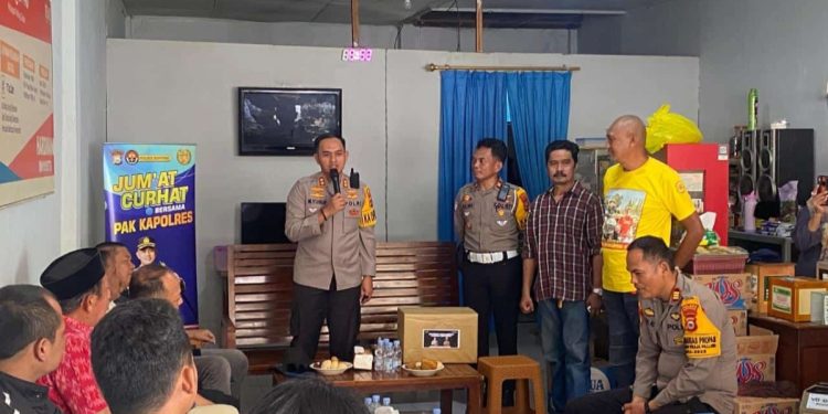Melalui Jumat Curhat, Kapolres soppeng Dengar Langsung Curhatan Masyarakat Lemba
