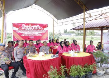 Kapolres Pinrang bersama Ketua Bhayangkari Ikuti Launching Pekarangan Pangan Lestari