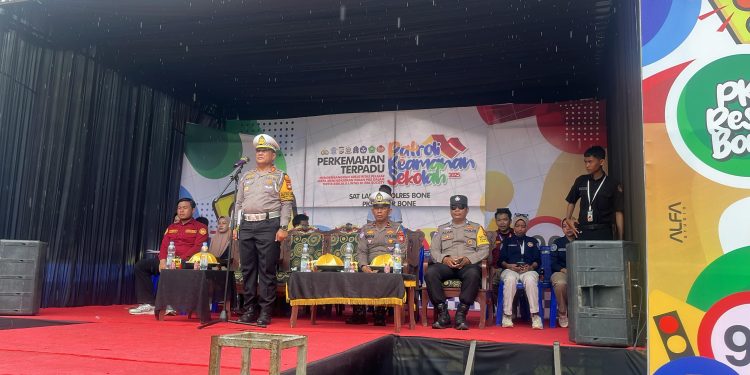 Kasat Lantas Polres Bone Resmi Tutup Perkemahan Terpadu Patroli Keamanan Sekolah