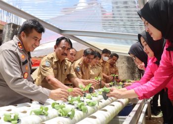 Kapolres Toraja Utara Bersama Bhayangkari Launching Program Pekarangan Pangan Lestari