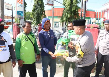 Sambut Ramadhan, Kapolres Sidrap Beri Bantuan kepada Masyarakat