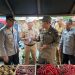 Pastikan Stok dan Harga Bahan Pokok Aman Saat Ramadan, Kapolres Bone - Wabup Sidak Pasar dan Bulog