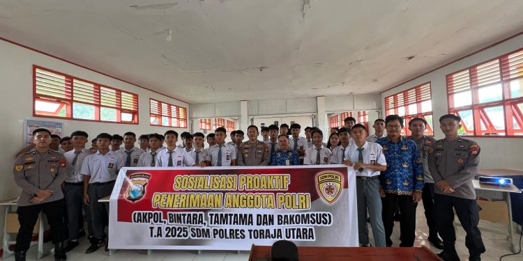 Jaring Animo, SDM Polres Toraja Utara Sosialisasi Penerimaan Anggota Polri di SMAN 3