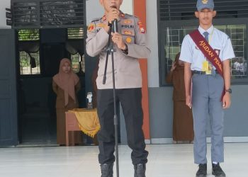 Berkunjung ke SMAN 30 Bone, IPTU Bahar Ajak Siswa Hindari Narkotika dan Bullying