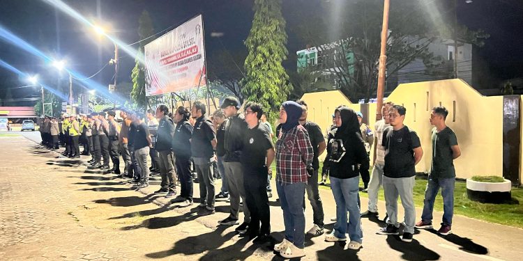 Jelang Sidang Pleno Penetapan Bupati dan Wakil Bupati, Kapolres Pinrang Siagakan Anggota