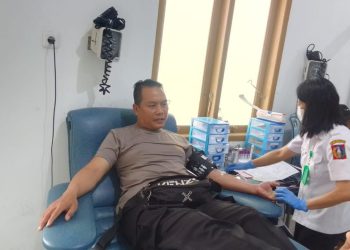 Aksi Bhabinkamtibmas Polres Tana Toraja Donor Darah Untuk Pasien Gawat Darurat