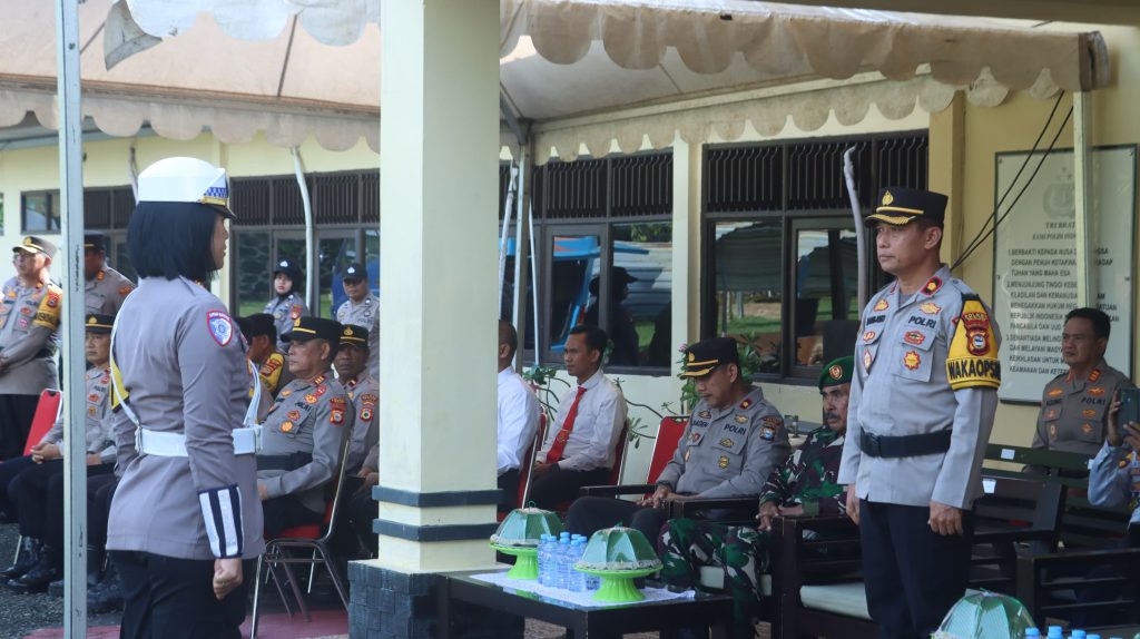 Waka Polres Wajo Pimpin Apel Gelar Pasukan Operasi Keselamatan Pallawa Tahun 2025