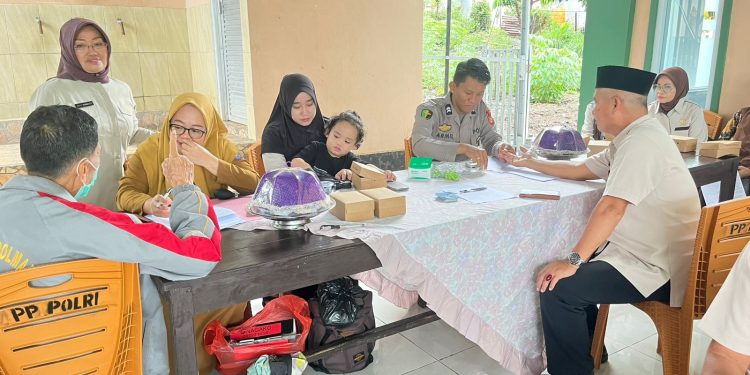 Si Dokkes Polres Soppeng Lakukan Cek Kesehatan Prolanis untuk Purnawirawan dan Warakawuri