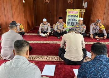 Tingkatkan Iman dan Taqwa Personil Polres Soppeng Gelar Pembinaan Rohani dan Mental
