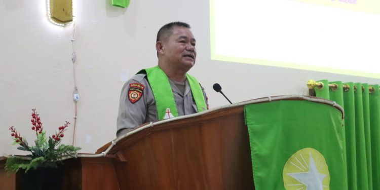 Ajak Jemaat Dukung Ketahanan Pangan, Kasat Samapta Kunjungi Gereja Toraja Jemaat Rante Lombongan Dalam Gelaran Minggu Kasih