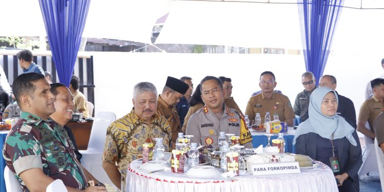 Kapolres Pinrang Hadiri Peresmian Mushola Nurul Huda Kejaksaan Negeri Pinrang