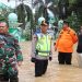 Kapolres Maros Tinjau Lokasi Pengungsian dan Kondisi Banjir di Jalan Trans Provinsi