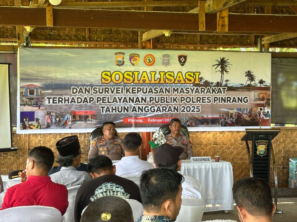 Personel Polres Pinrang Gelar Sosialisasi dan Survei Kepuasan Masyarakat Terhadap Pelayanan Polri