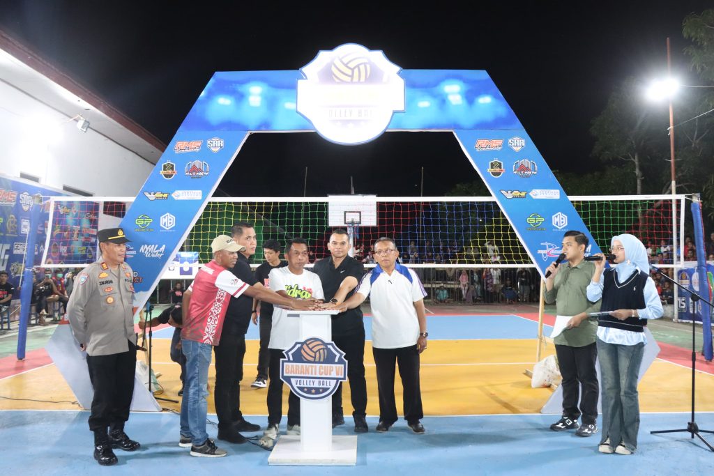 Kapolres Sidrap dan Bupati Terpilih Resmi Buka Turnamen Bola Voli Baranti Cup VI