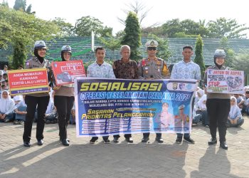 Kasat Lantas Polres Luwu Beri Edukasi Keselamatan Berlalu Lintas ke Pelajar di SMAN 1