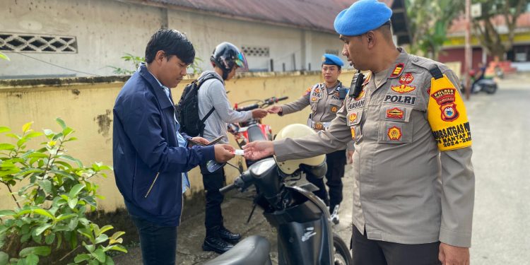 Hari ke-4 Ops Keselamatan 2025, Propam Polres Tana Toraja Periksa Kelengkapan Personel