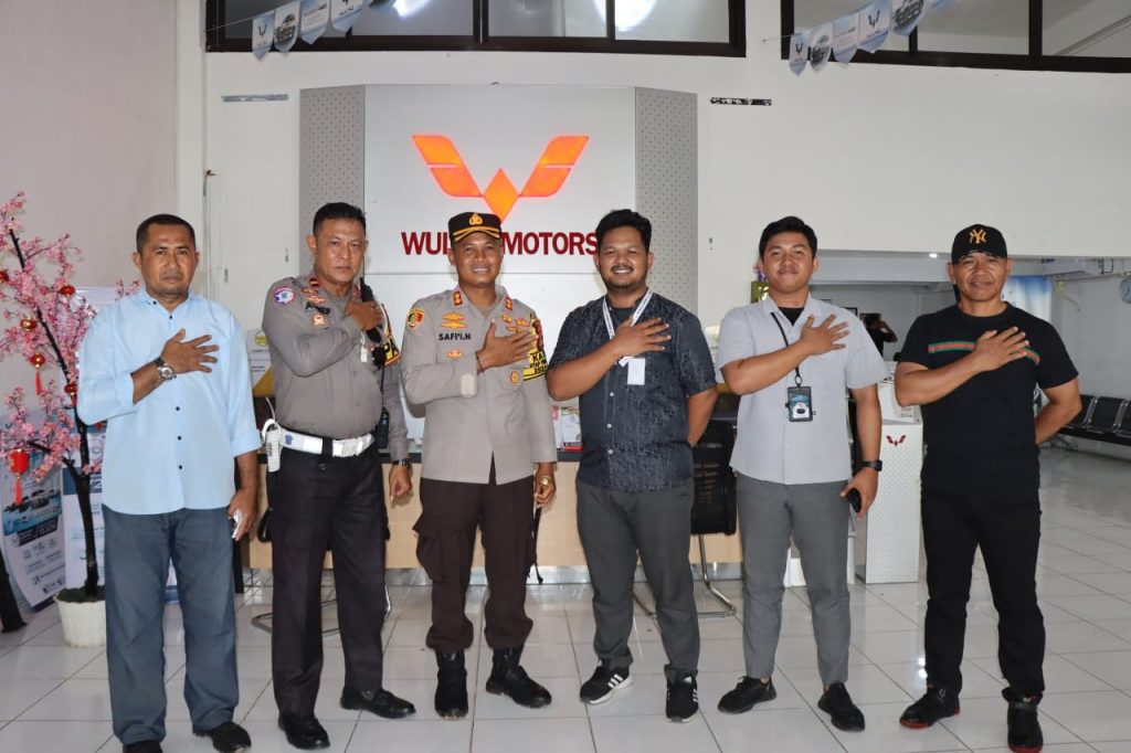 Kapolres Palopo Silaturahmi Dengan Pegawai Showroom Hino dan Wuling Motors
