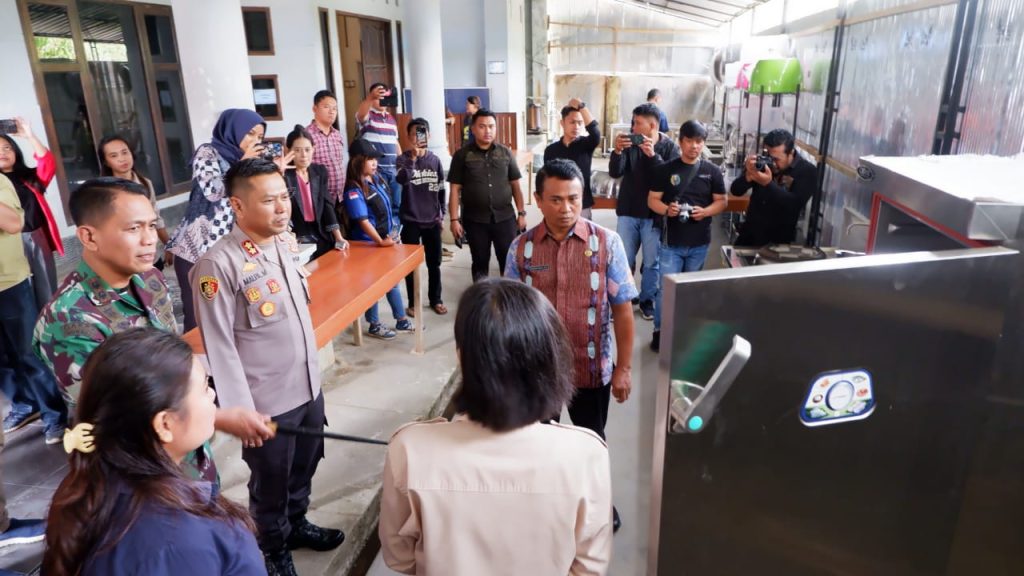 Kapolres Tana Toraja bersama Forkopimda Cek Dapur Makan Bergizi Gratis