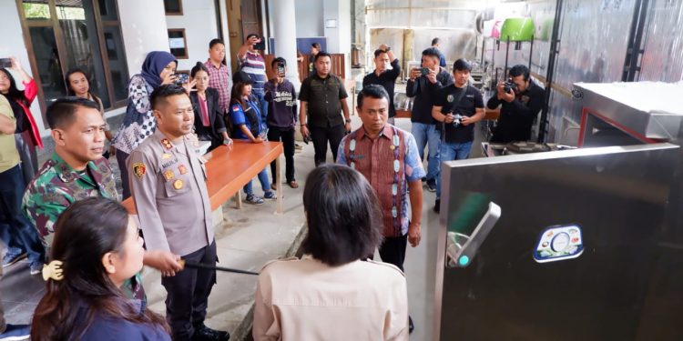 Kapolres Tana Toraja bersama Forkopimda Cek Dapur Makan Bergizi Gratis