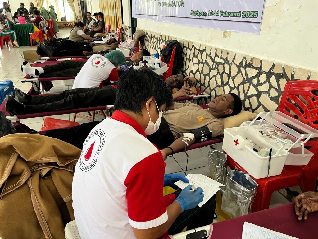 Dalam Rangka HUT Persit Ke-79 Tahun, Personel Polres Tator Ikut Melakukan Donor Darah