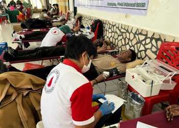 Dalam Rangka HUT Persit Ke-79 Tahun, Personel Polres Tator Ikut Melakukan Donor Darah