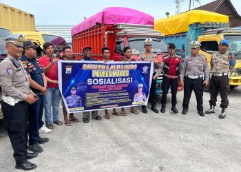Hari ke-8 Ops Keselamatan Pallawa, Kasat Lantas Polres Maros Sosialisasi Tertib Berlalulintas ke Sopir Truk