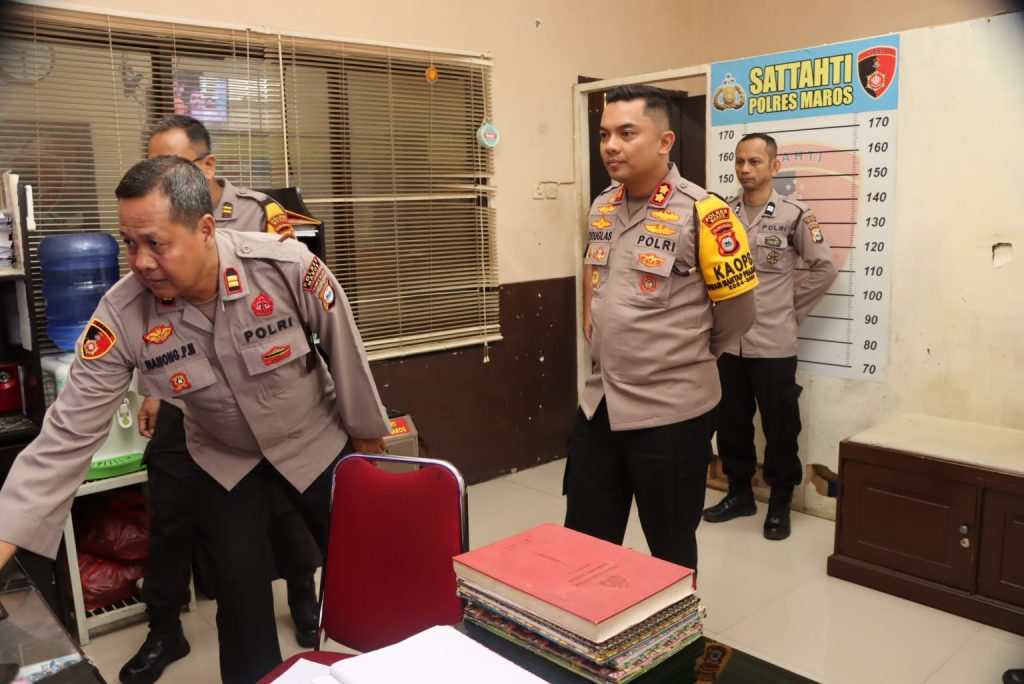 Sidak Ruang Tahanan dan Barang Bukti, Kapolres Maros Tekankan Personel Profesional