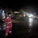 Tim Patroli Presisi Polres Toraja Utara Bantu Warga Saat Banjir di Beberapa Titik