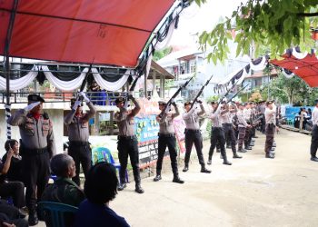 Sebagai Wujud Penghormatan Terakhir, Polres Tana Toraja Gelar Upacara Pemakaman