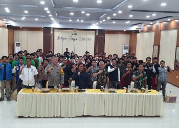 Baksos Polri Presisi, Polres Bone Serahkan 150 Paket Bantuan Untuk Mahasiswa, Aliansi BEM dan OKP 